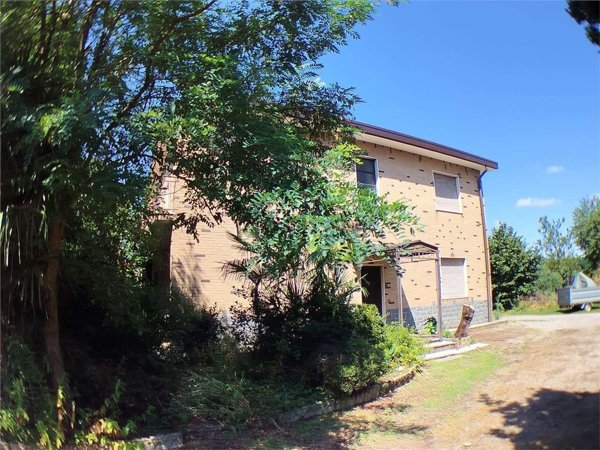 casa indipendente in vendita a Rovellasca