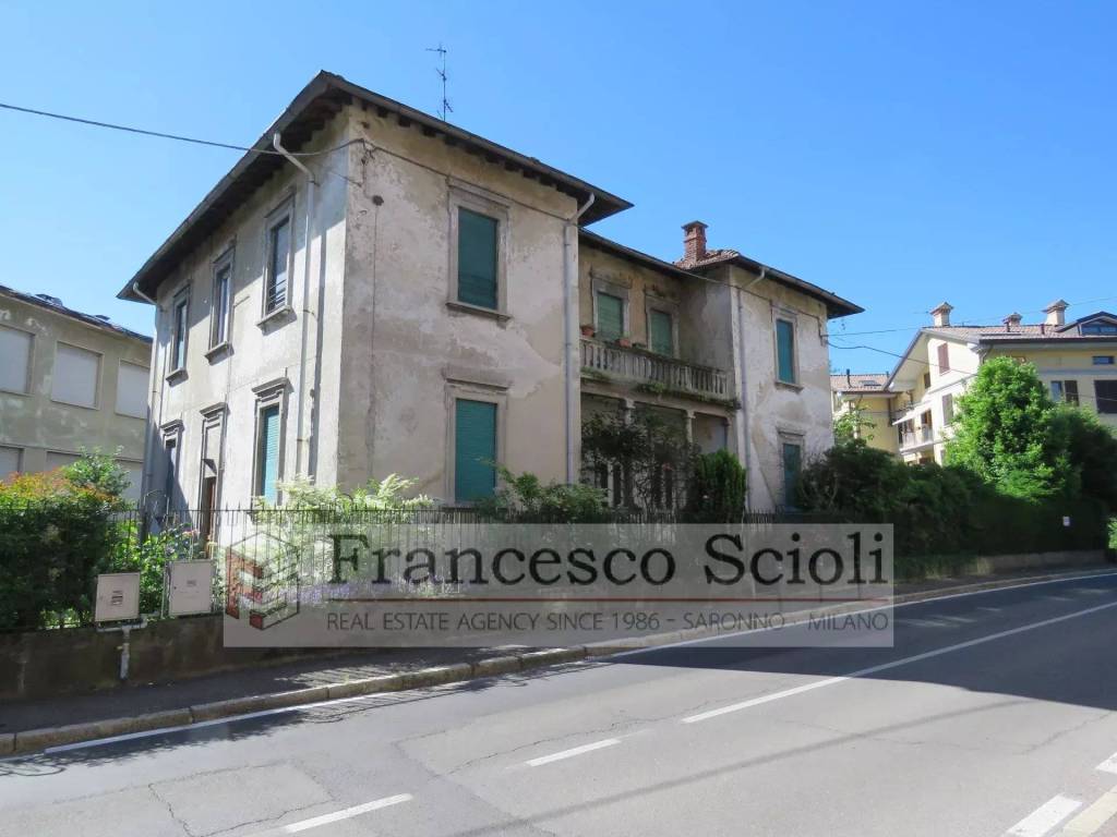 casa indipendente in vendita a Rovellasca