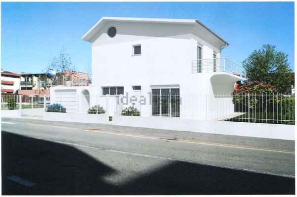 casa indipendente in vendita a Rovellasca