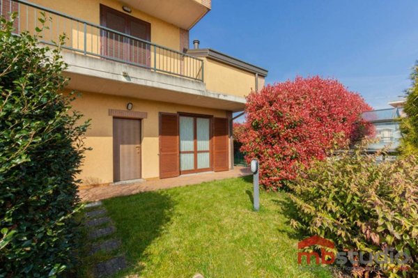 casa indipendente in vendita a Rovellasca