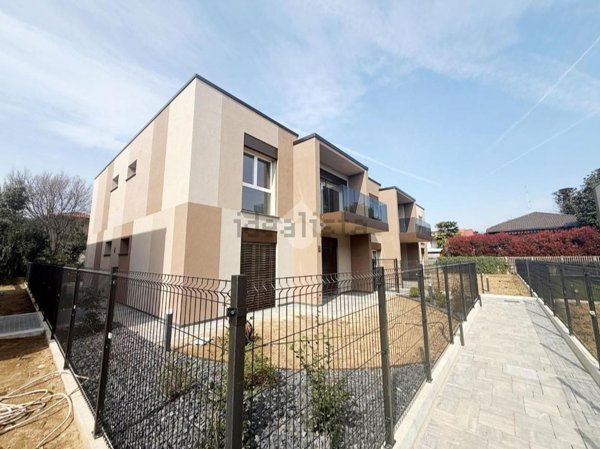 appartamento in vendita a Rovellasca