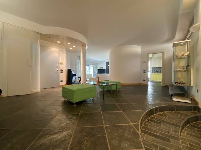 casa indipendente in vendita a Rovellasca