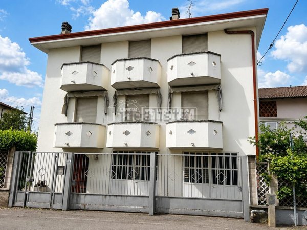 casa indipendente in vendita a Rovellasca