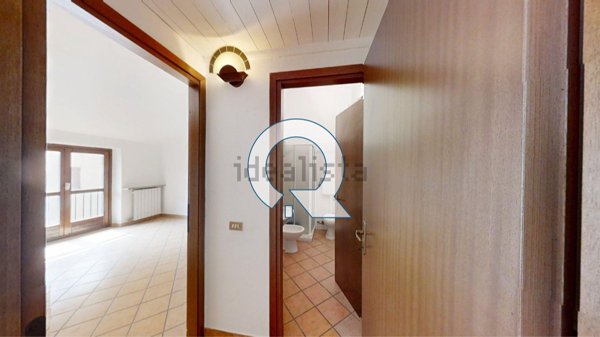 appartamento in vendita a Rovellasca in zona Manera