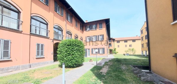 ufficio in vendita a Rovellasca