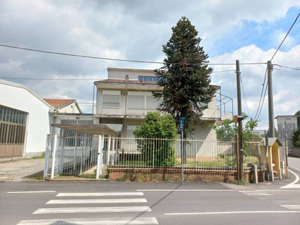 ufficio in vendita a Rovellasca