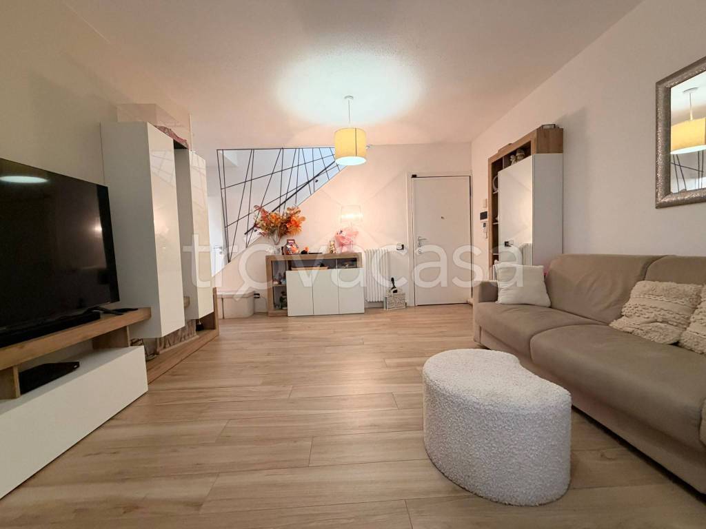 appartamento in vendita a Rovellasca
