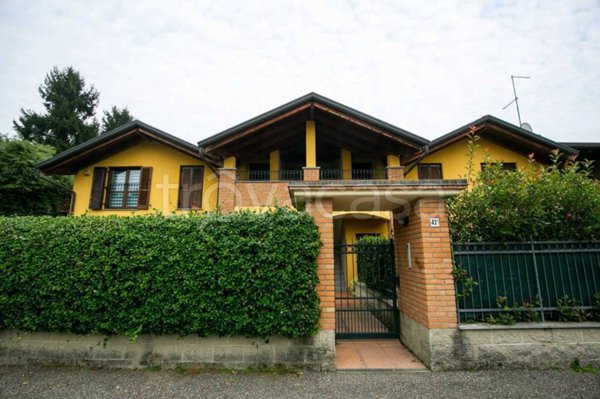 appartamento in vendita a Rovellasca
