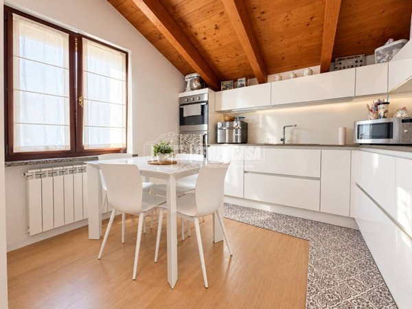 appartamento in vendita a Rovellasca