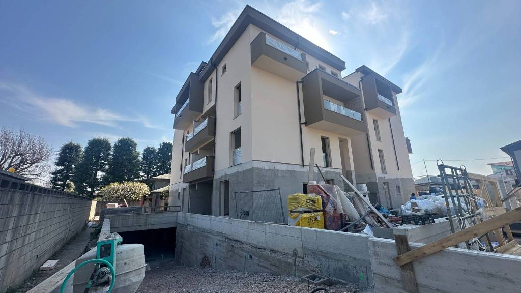 appartamento in vendita a Rovello Porro
