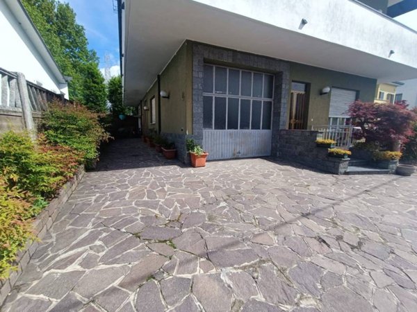 appartamento in vendita a Rovello Porro