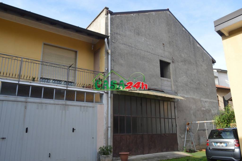 casa indipendente in vendita a Rovello Porro
