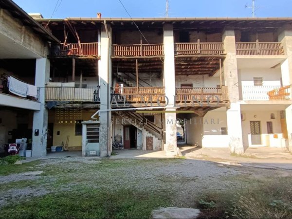 casa indipendente in vendita a Rovello Porro