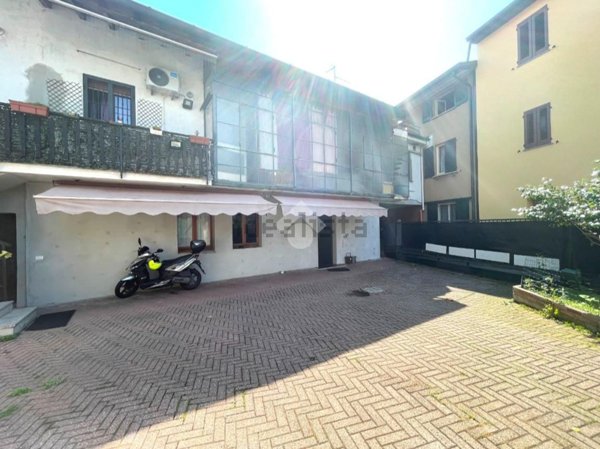 appartamento in vendita a Rovello Porro