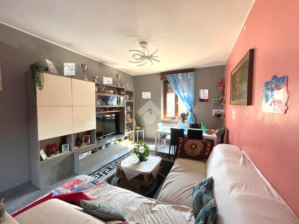 appartamento in vendita a Rovello Porro