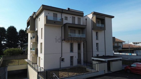 appartamento in vendita a Rovello Porro