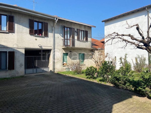 appartamento in vendita a Rovello Porro