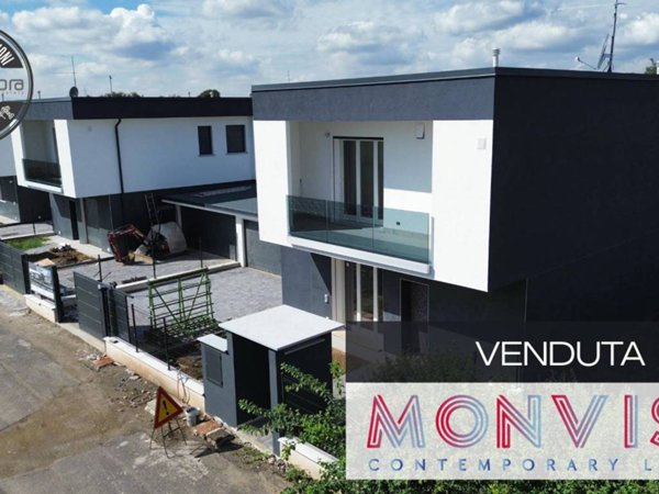 casa indipendente in vendita a Rovello Porro