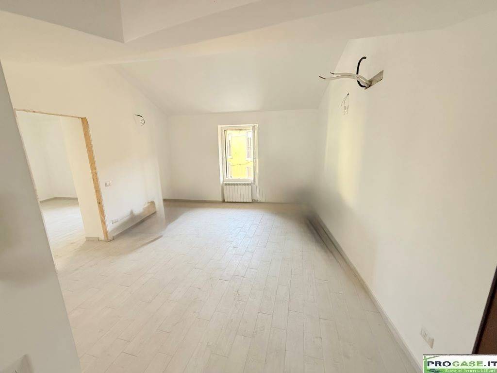 appartamento in vendita a Rovello Porro