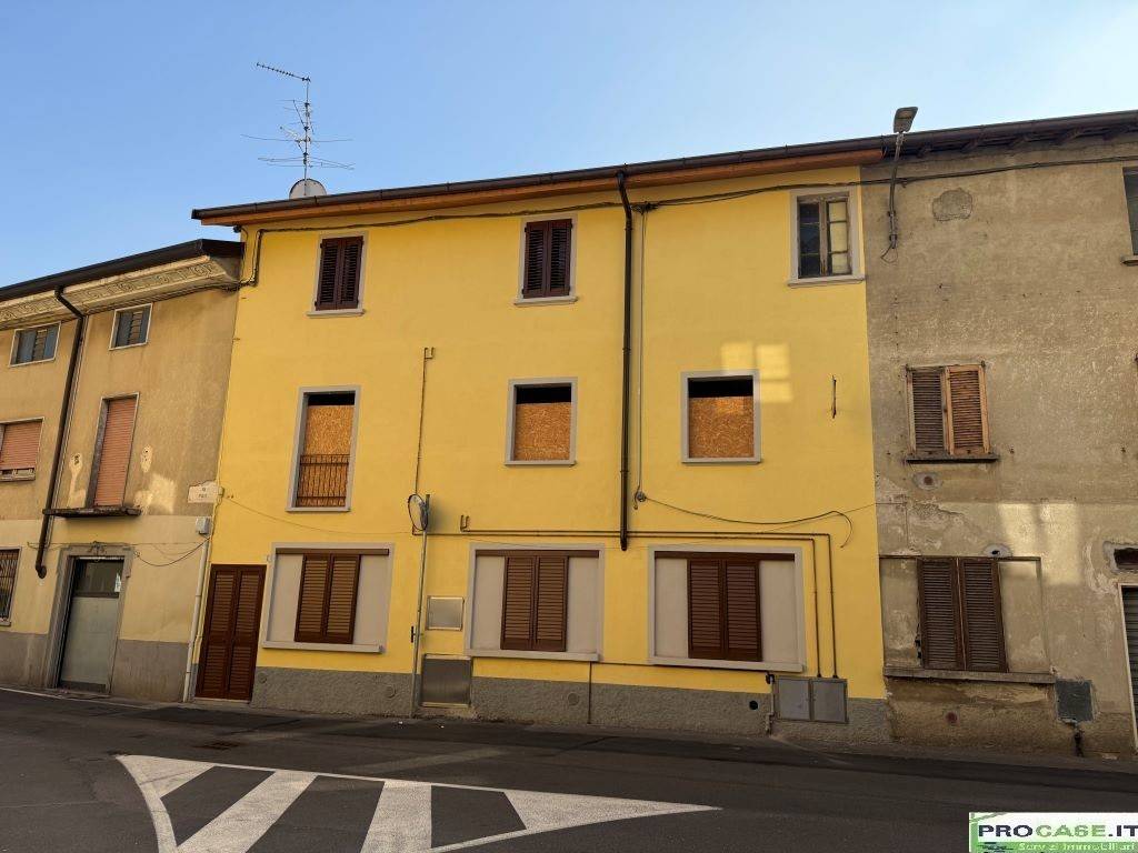 appartamento in vendita a Rovello Porro