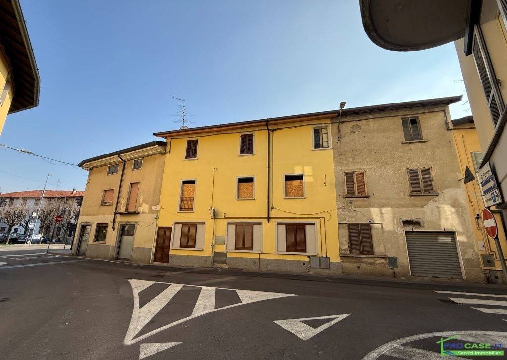 appartamento in vendita a Rovello Porro