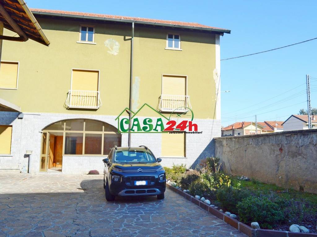 casa indipendente in vendita a Rovello Porro