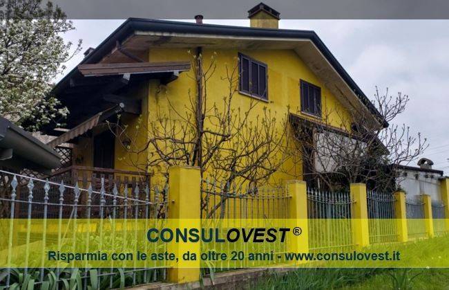 casa indipendente in vendita a Rovello Porro