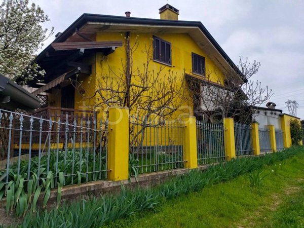 casa indipendente in vendita a Rovello Porro