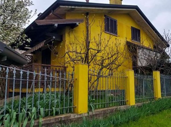 casa indipendente in vendita a Rovello Porro