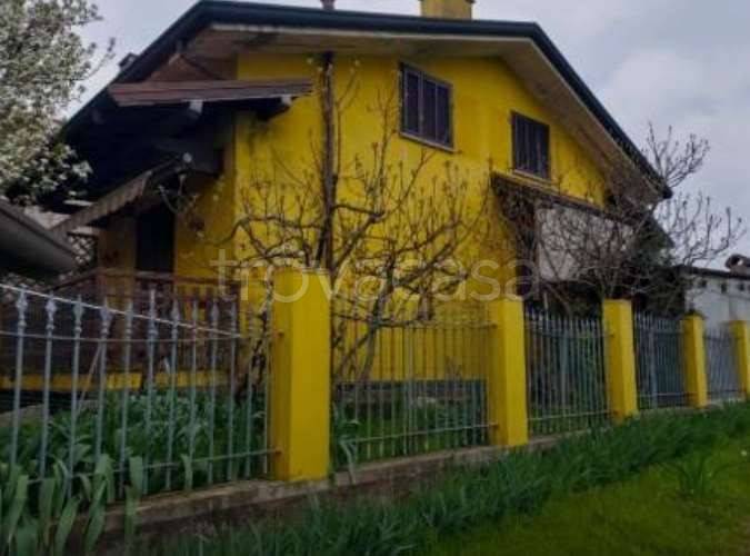 casa indipendente in vendita a Rovello Porro