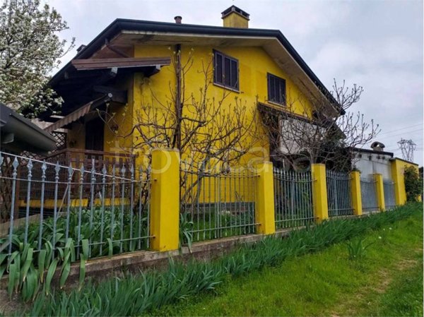 casa indipendente in vendita a Rovello Porro