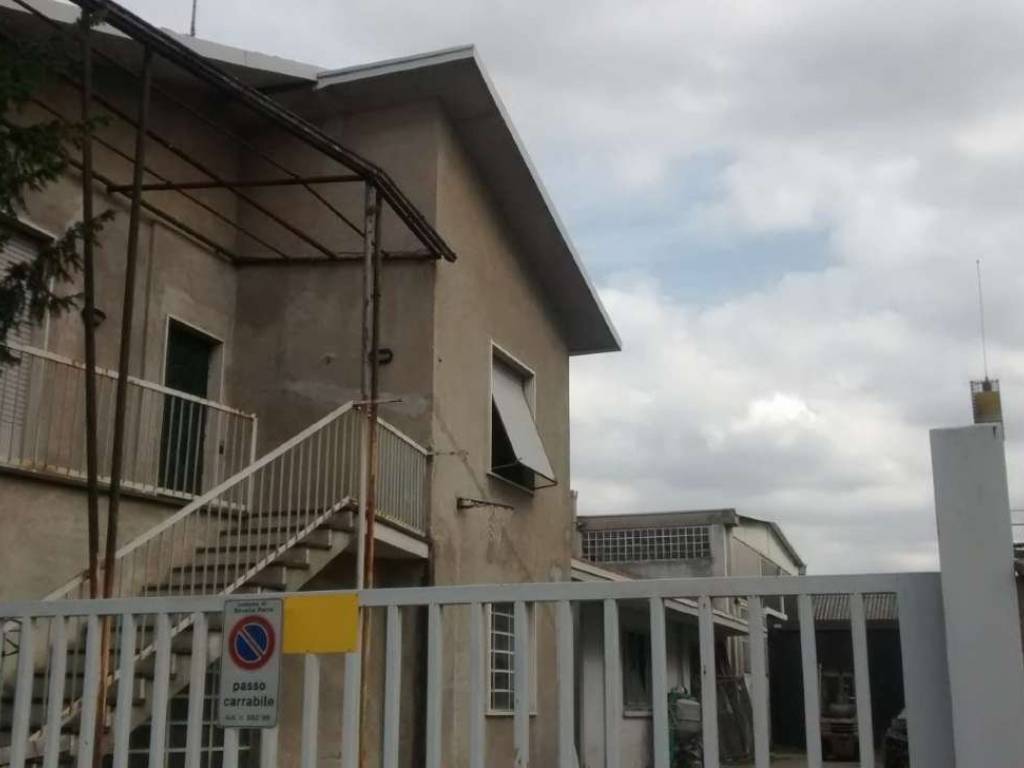 appartamento in vendita a Rovello Porro