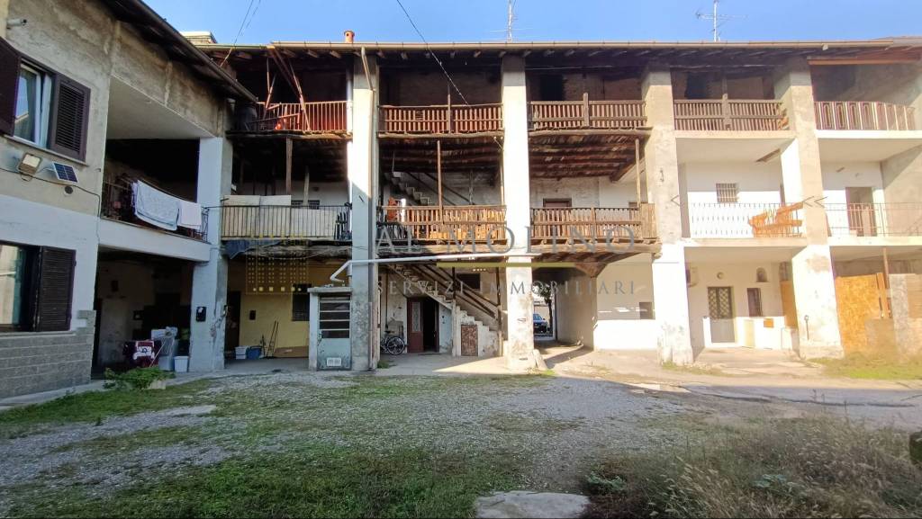 appartamento in vendita a Rovello Porro