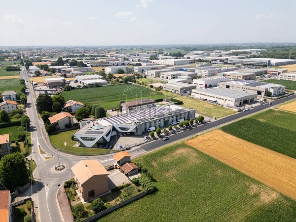 terreno edificabile in vendita a Rovello Porro