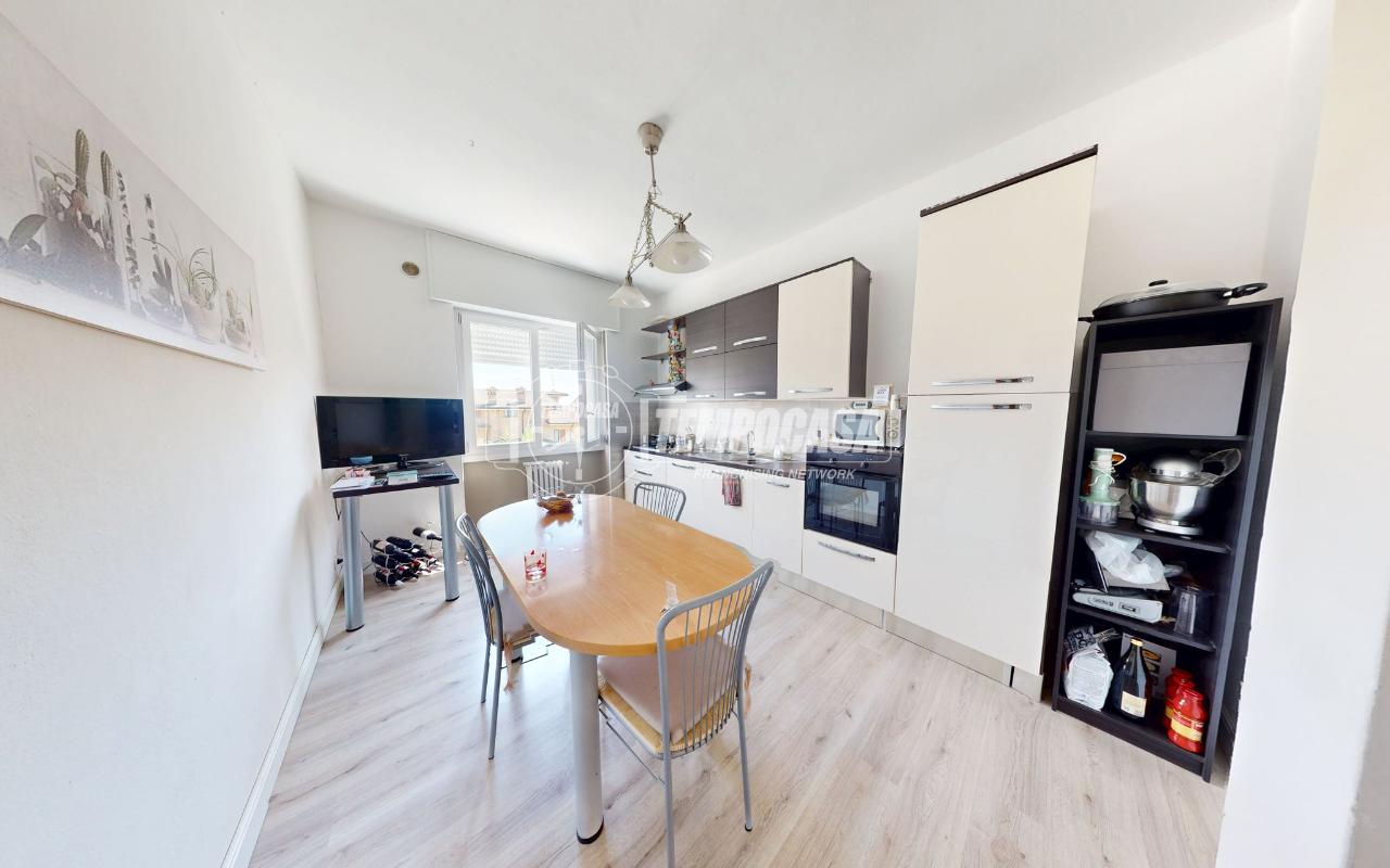 appartamento in vendita a Rovello Porro