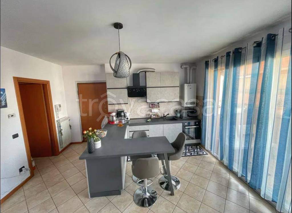 appartamento in vendita a Rovello Porro