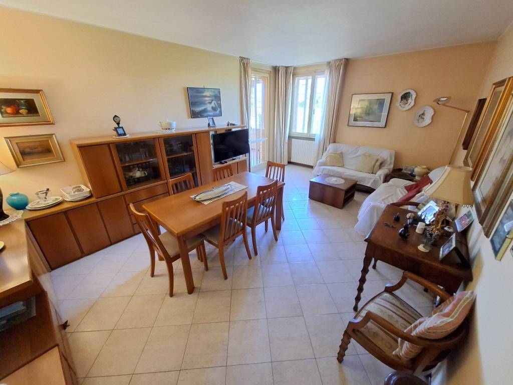 appartamento in vendita a Rovello Porro