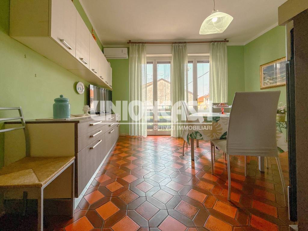 appartamento in vendita a Rovello Porro