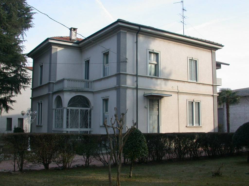 casa indipendente in vendita a Rovello Porro