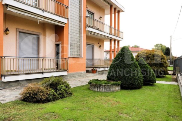 casa indipendente in vendita a Rovello Porro