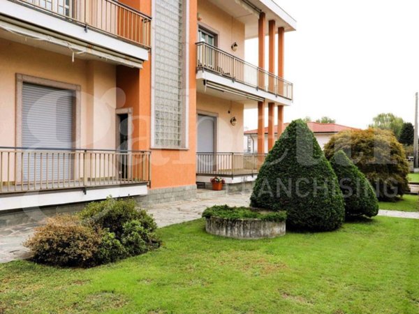 casa indipendente in vendita a Rovello Porro