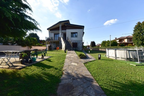 casa indipendente in vendita a Rovello Porro