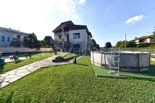 casa indipendente in vendita a Rovello Porro