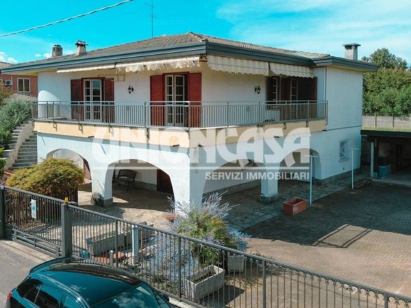 casa indipendente in vendita a Rovello Porro