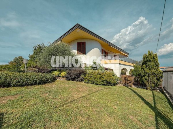 casa indipendente in vendita a Rovello Porro