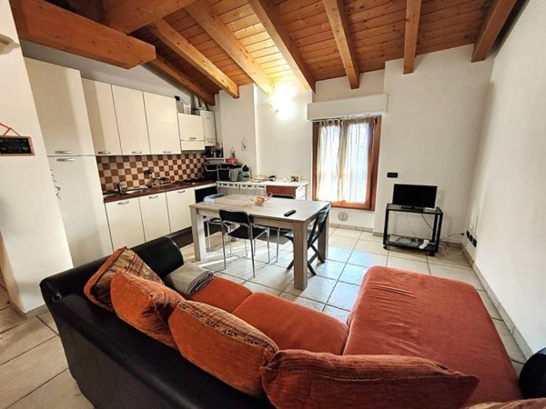 appartamento in vendita a Rovello Porro