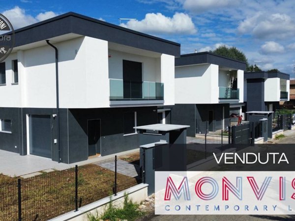 casa indipendente in vendita a Rovello Porro