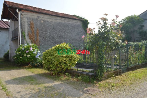 appartamento in vendita a Rovello Porro