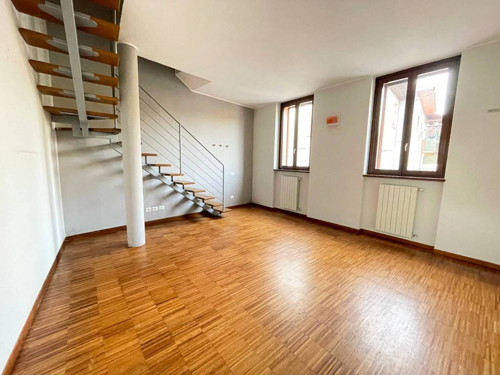 appartamento in vendita a Rovello Porro