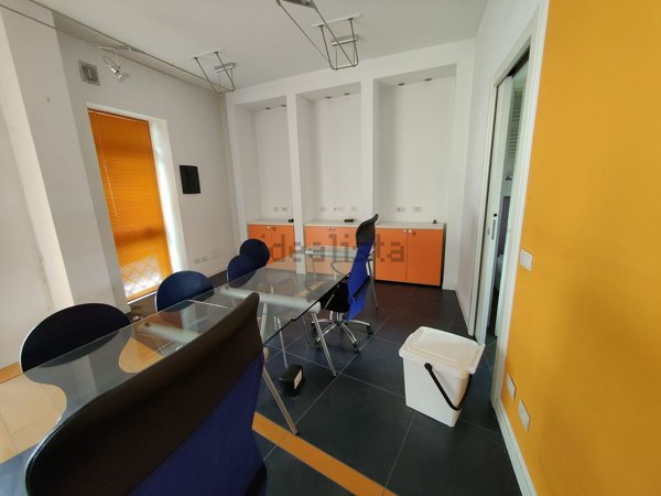 ufficio in vendita a Rovello Porro